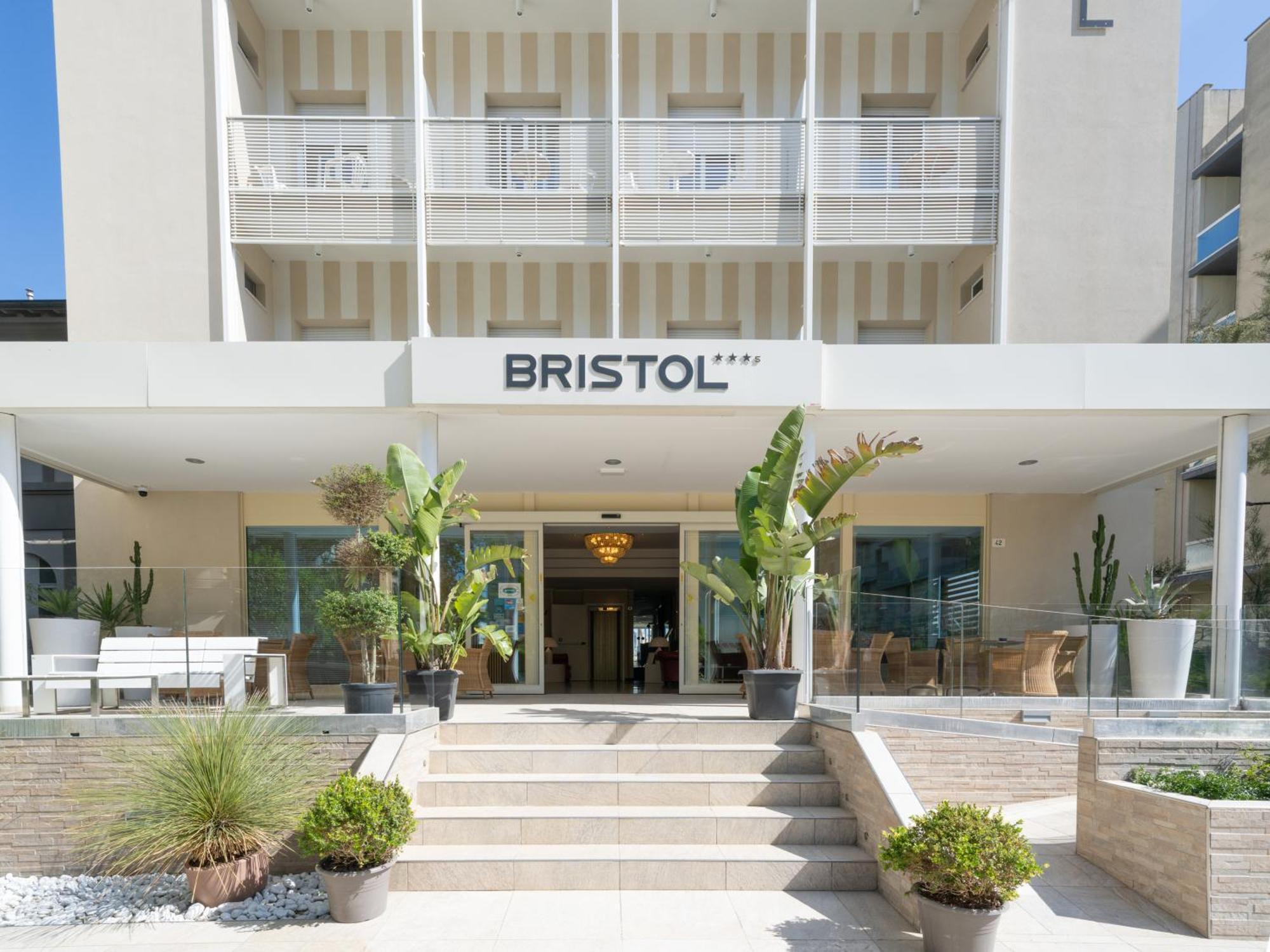 Hotel Bristol カットーリカ エクステリア 写真