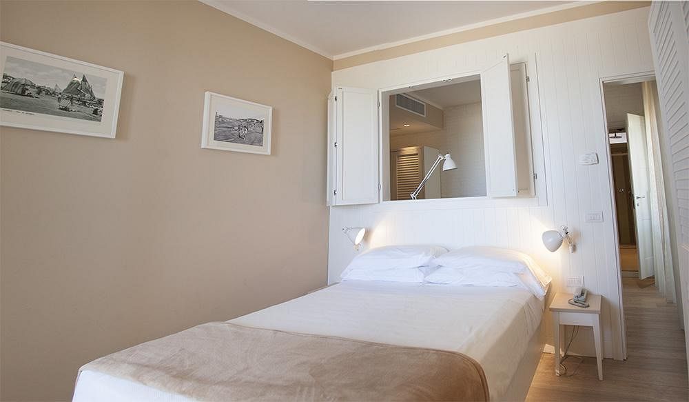 Hotel Bristol カットーリカ エクステリア 写真